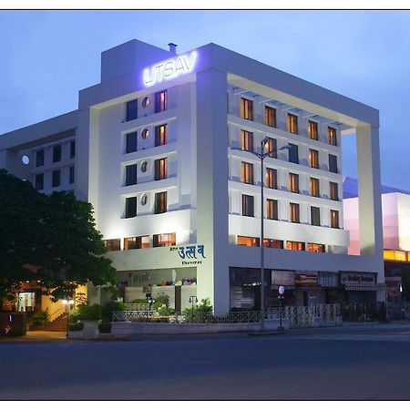 Hotel Utsav Deluxe Пуне Екстер'єр фото