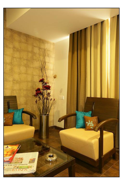 Hotel Utsav Deluxe Пуне Номер фото