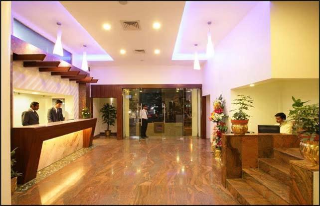 Hotel Utsav Deluxe Пуне Екстер'єр фото